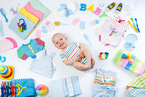 6 Newborn baby gifts should be bought